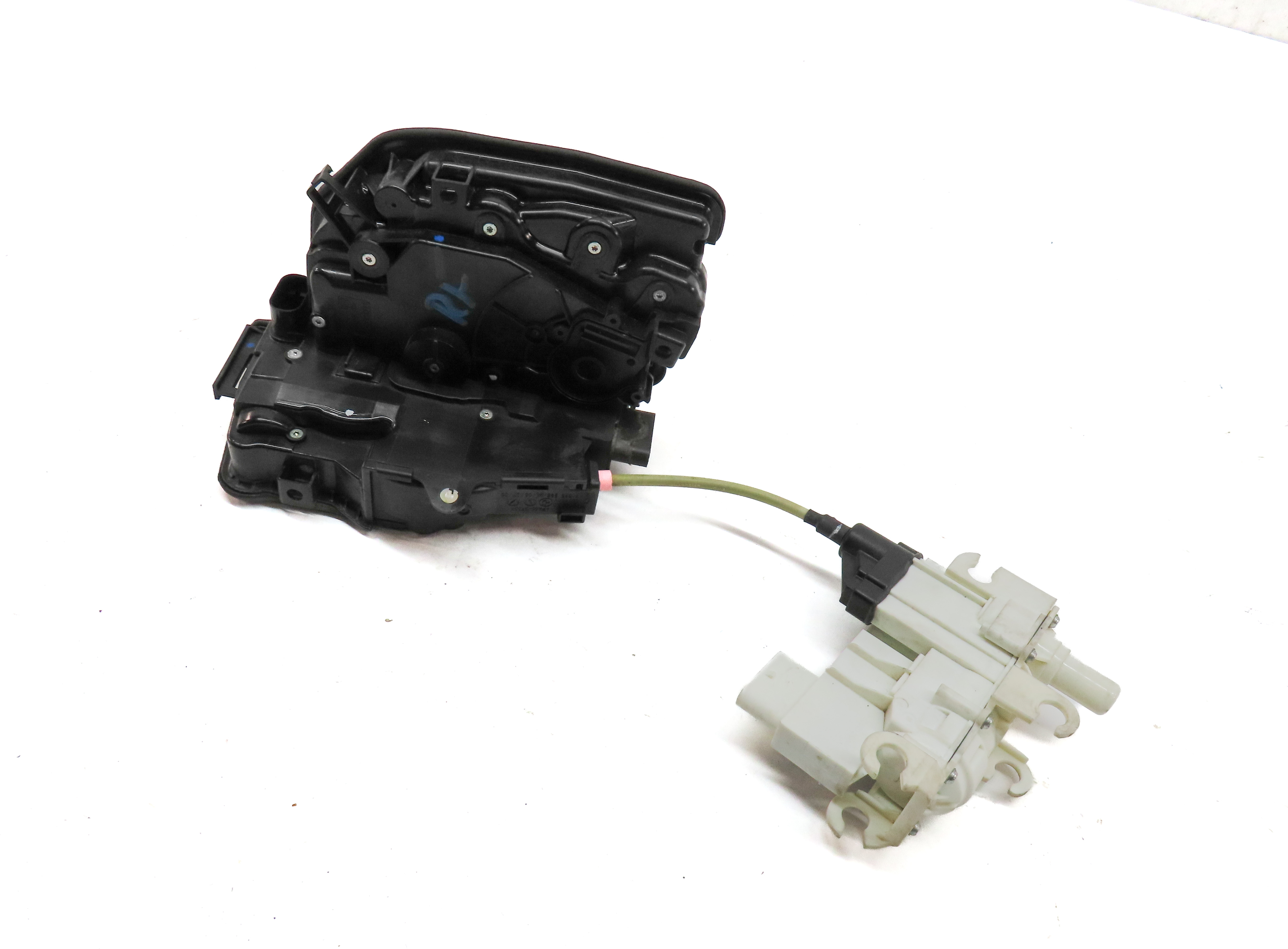 16-19 BMW 7 X5 X6 F25 F26 G11 FRONT RIGHT SOFT CLOSE DOOR LOCK LATCH w/ ACTUATOR — exact item pictured